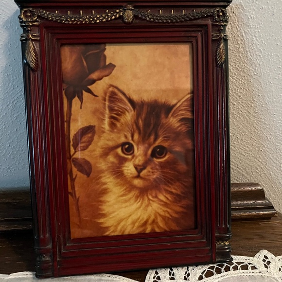 Vintage Cat Portrait in Ornate Frame - Picture 1 of 5